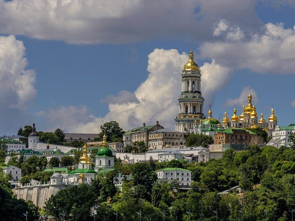 Ситуація у Києво-Печерській Лаврі: на місці працює комісія, поліція оточила корпуси