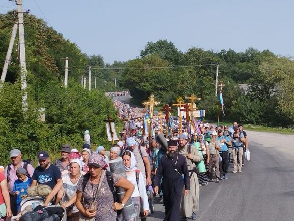 Рада оборони Тернопільщини заборонила хресну ходу вірян до Свято-Успенської Почаївської лаври