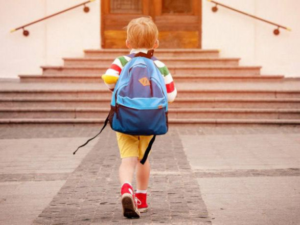 Що покласти у рюкзак школяра для перебування в укритті: поради від Мінреінтеінтеграції