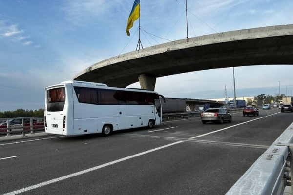 На трасі Київ-Чоп відновлено міст, зруйнований на початку вторгнення (фото)