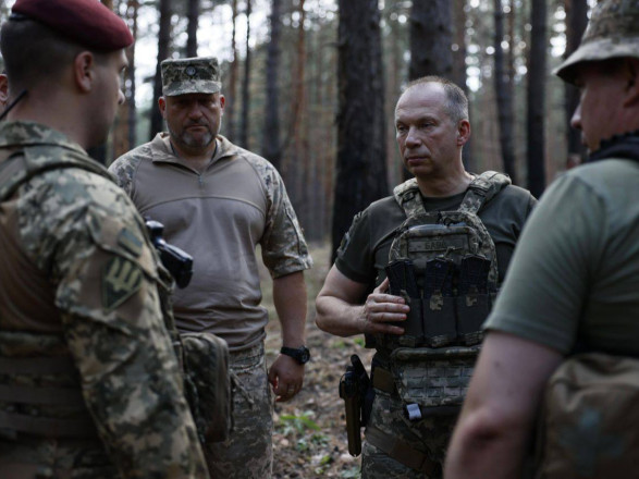 Ситуація на Східному напрямку напружена, ворог перегруповує сили для поновлення наступальних дій - Сирський