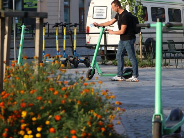 У Львові обмежать швидкість руху електросамокатів