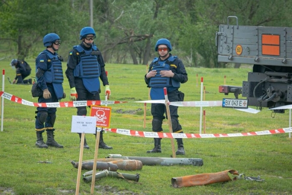 Влада попереджає про можливі гучні вибухи на Київщині