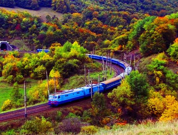 Укрзалізниця переводить усі групові замовлення в онлайн