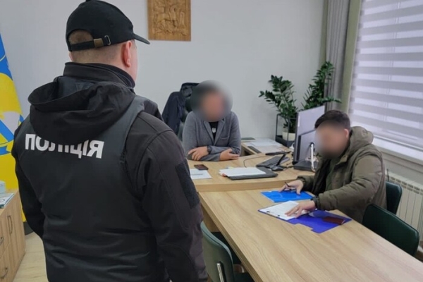 Голова сільради на Київщині отримав підозру за розкрадання коштів на авто для військових
