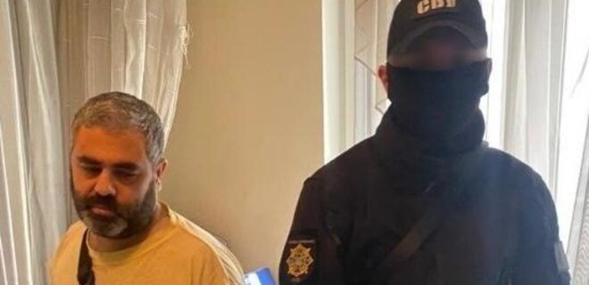 СБУ вручила підозру київському блогеру, який знімав провокативні стрими з військовими - Фото