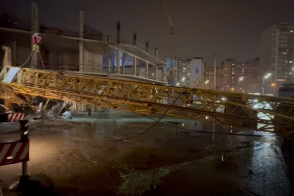У Києві триває ліквідація наслідків аварії на Харківському масиві (відео)