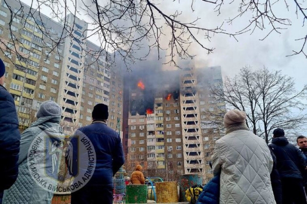 «Ми всі у крові»: мешканці столичної багатоповерхівки розповіли про перші хвилини атаки (відео)