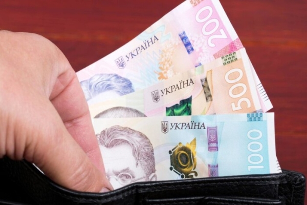 Незаконно нарахував дружині 20 млн грн: ДБР на Київщині викрило військового