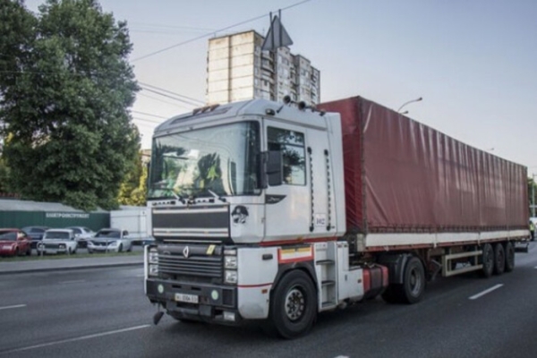 Столиця продовжила обмеження руху вантажівок