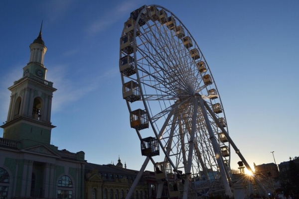 «Колесо огляду» на Подолі перевіряють після обриву тросу на канатній дорозі через Дніпро