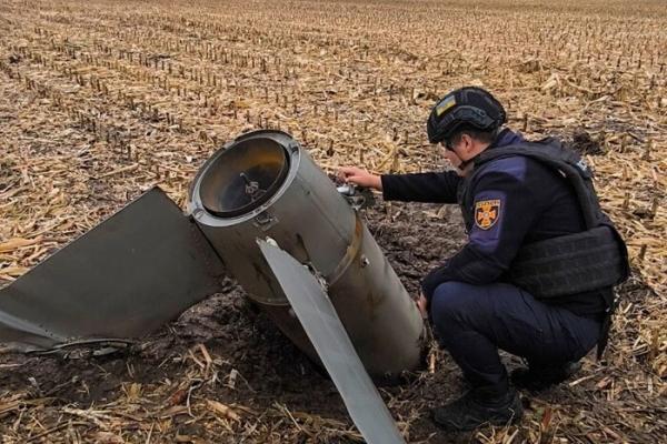 Фермер з Київщини виявив залишки ракети С-300 в полі (фото)