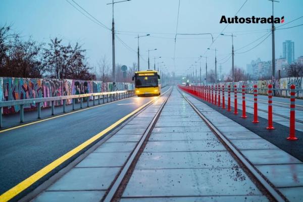 У Києві відкрито рух Подільсько-Воскресенським мостом, який будували десятки років (фото)