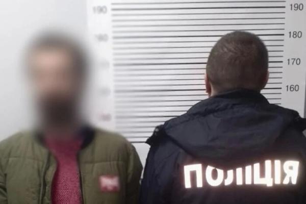 У Києві затримано наркодилера, який виготовляв шоколад з психотропами (фото)