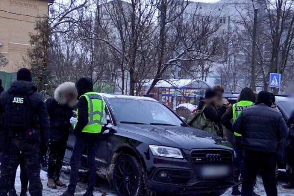 Збували наркотики та розвозили повій: у Києві судитимуть учасників злочинної організації