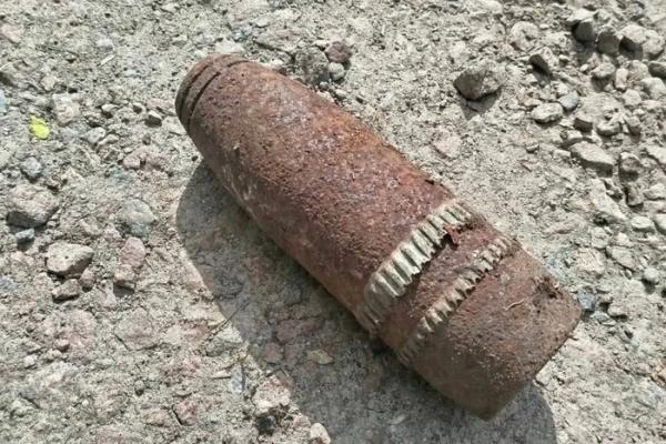 Снаряд часів Другої світової виявлено на території гаражного кооперативу у Броварах (фото)
