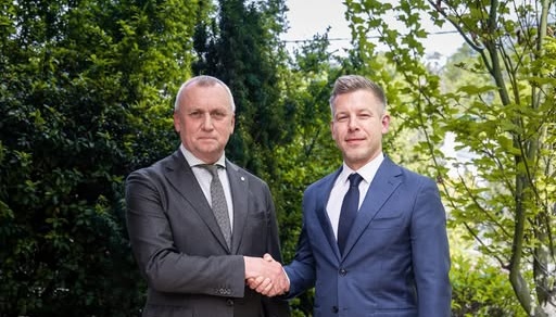 Набережні посадовці – угорці: Українська влада не переслідує угорців