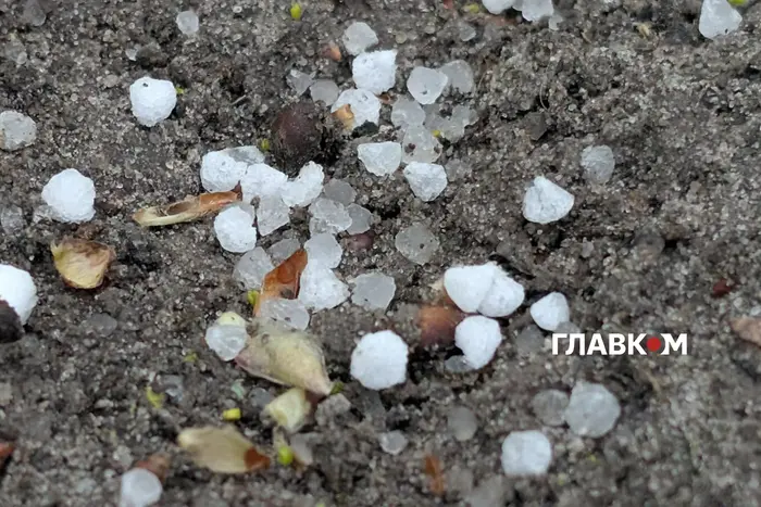 Київ накрила сильна злива з грозою (відео)