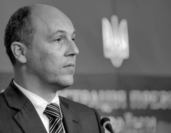 Проїзд біля Маріїнського парку названо на честь Андрія Парубія