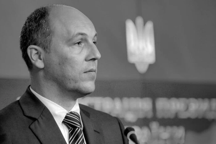 Проїзд біля Маріїнського парку названо на честь Андрія Парубія