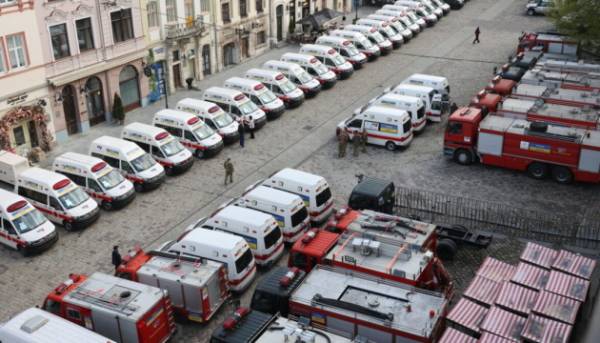 68 машин швидкої допомоги від тайванського народу для України