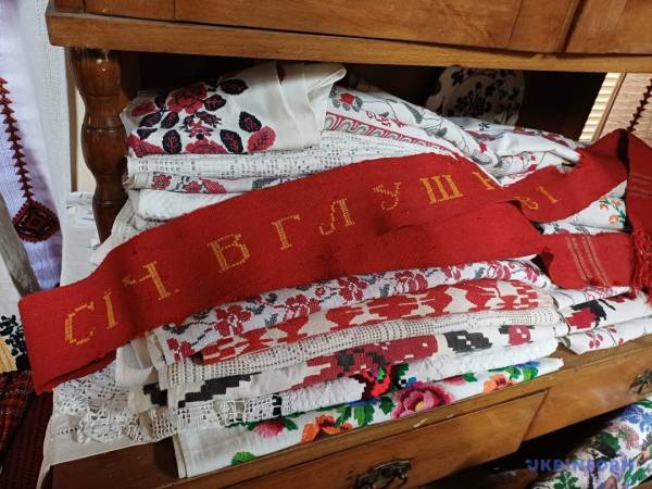 Вишиванки на старих фотографіях 25