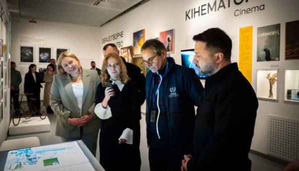 Зеленський та Гроссі долучилися до презентації виставки «Чорнобиль: люди і сенси» 9