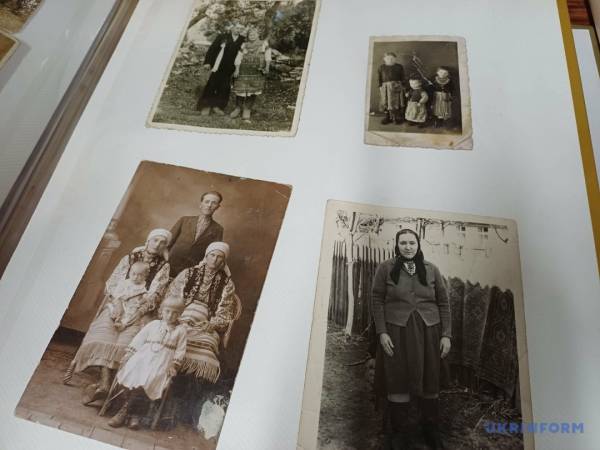 Вишиванки на старих фотографіях 19