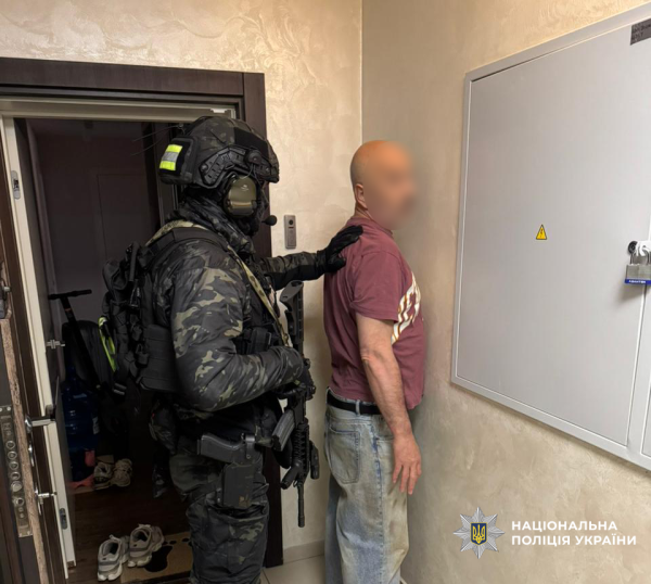 П'ять осіб затримано у справі про відмивання майже 580 мільйонів гривень на оборонних угодах. 18