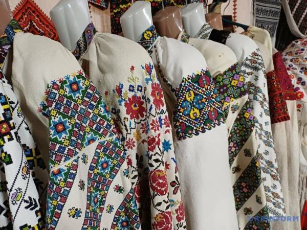 Вишиванки на старих фотографіях 26