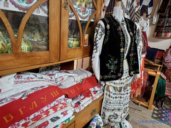 Вишиванки на старих фотографіях 22