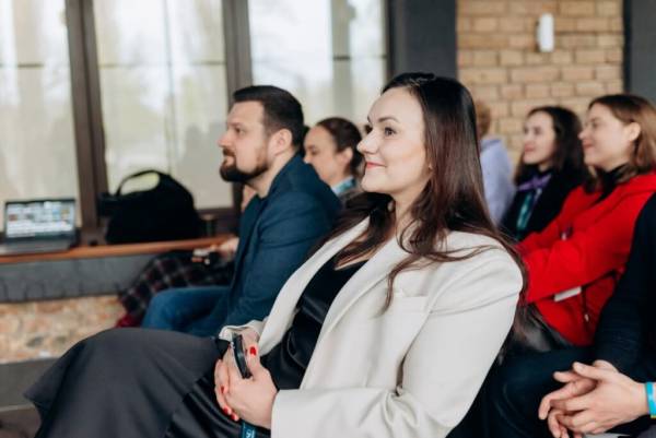 В Україні розпочато програму для розвитку співпраці між культурними установами та комерційними організаціями. 7