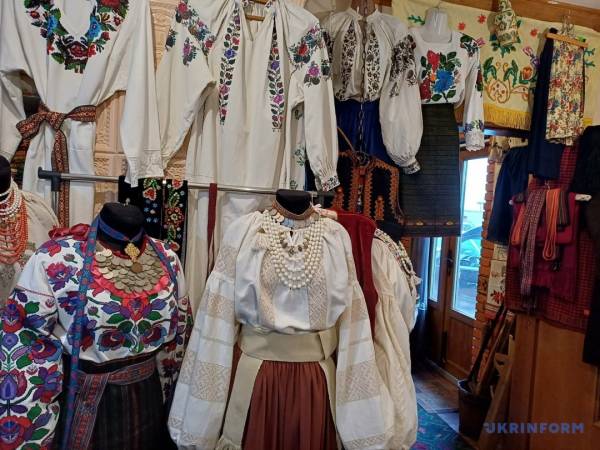 Вишиванки на старих фотографіях 20