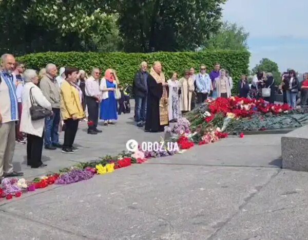 Біля Меморіалу Вічної Слави у Києві виникла провокаційна ситуація.