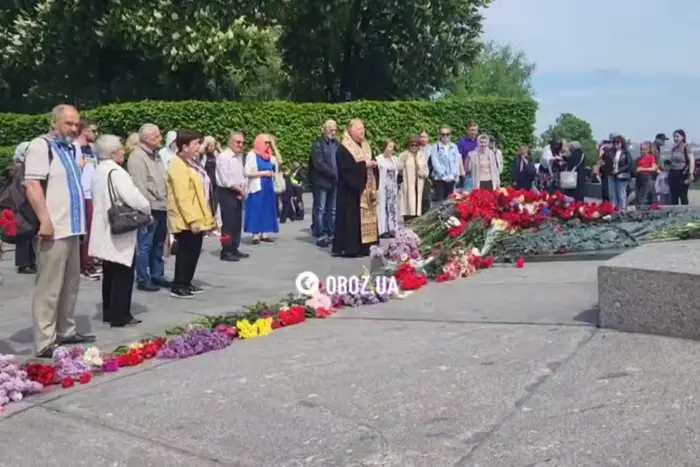 Біля Меморіалу Вічної Слави у Києві виникла провокаційна ситуація.