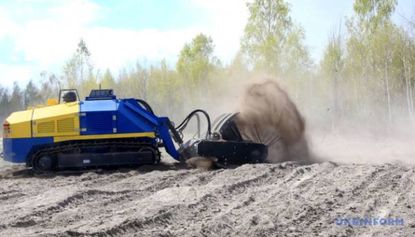 У квітні за державною програмою відшкодування розмінували 388 га аграрних&hellip;