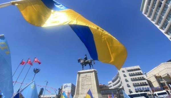 У столиці Туреччини, Анкарі, відбувся мітинг з нагоди річниці депортації кримських татар. 9