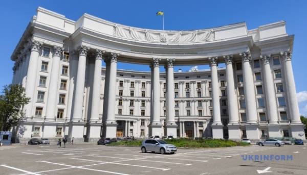 Головна 61 Погрози РФ дипмісіям: МЗС України стверджує, що рівень небезпеки для Києва залишається незмінним.