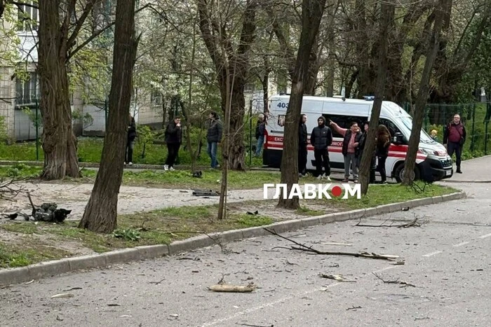 Уламки дрона “Шахед” упали на територію цвинтаря у Шулявці, Київ&hellip;