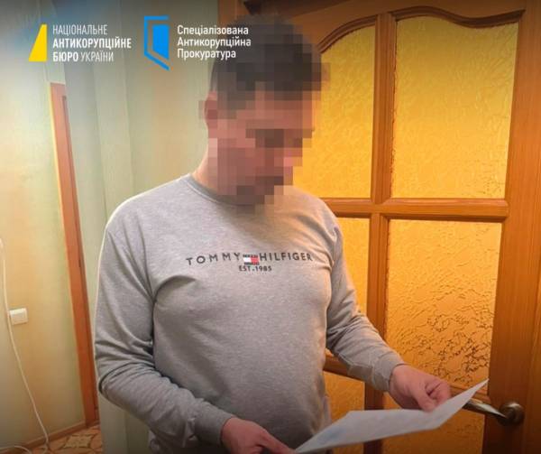 Детективи НАБУ здійснюють слідчі дії у справі щодо корупції у Верховному Суді 6 Детективи НАБУ здійснюють слідчі дії у справі щодо корупції у Верховному Суді 6