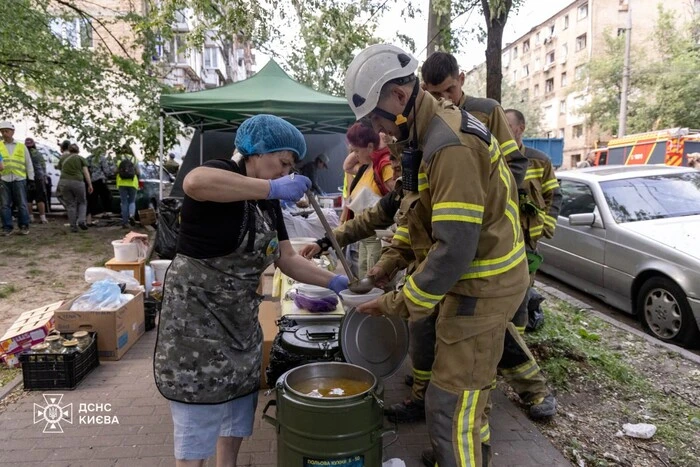 Головна 81 У столиці України після російського нападу постраждало 81 особа. Україна…