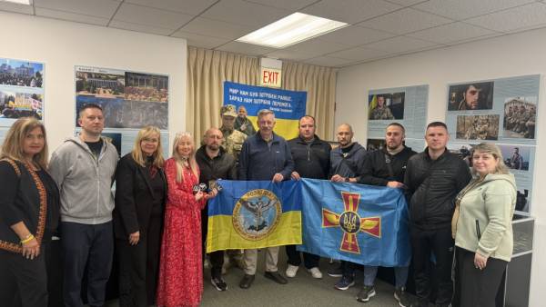 Українські військові та американські ветерани взяли участь у пробігу на згадку про загиблих. 11 Українські військові та американські ветерани взяли участь у пробігу на згадку про загиблих. 11