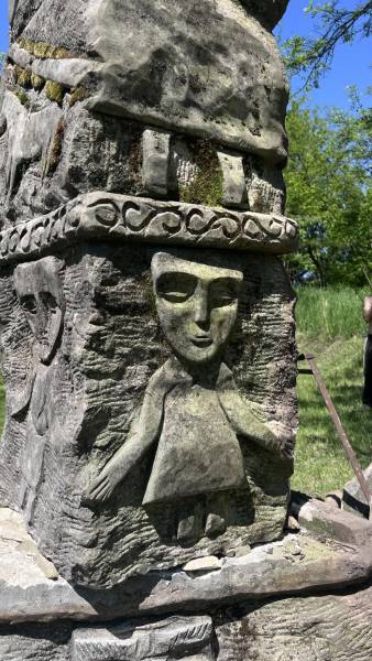 На Вінниччині, у Буші, розпочато реконструкцію давньослов'янського капища. 9