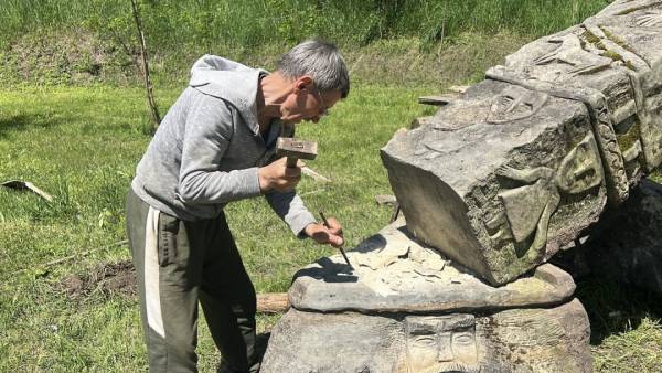 На Вінниччині, у Буші, розпочато реконструкцію давньослов'янського капища. 10