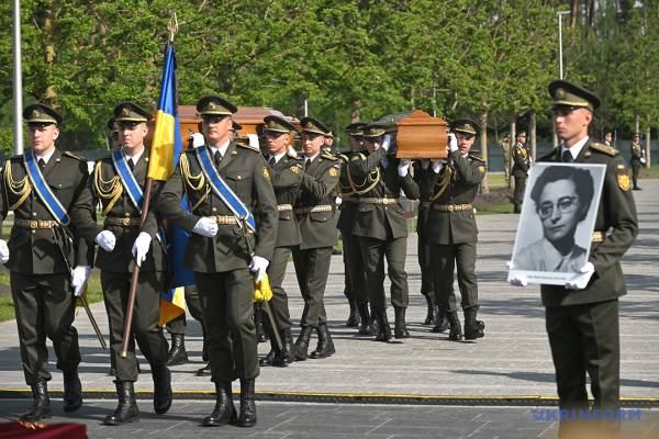 Лідер ОУН Андрій Мельник віднайшов свій останній спочинок. Якими будуть подальші кроки? 24
