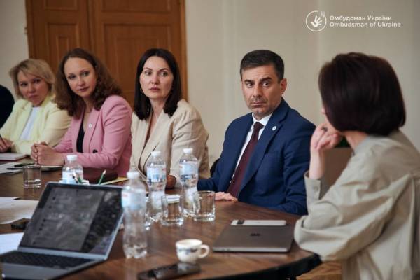 Лубінець звернув увагу Лісового на труднощі з реформою старшої школи та підготовкою до НМТ 6 Лубінець звернув увагу Лісового на труднощі з реформою старшої школи та підготовкою до НМТ 6