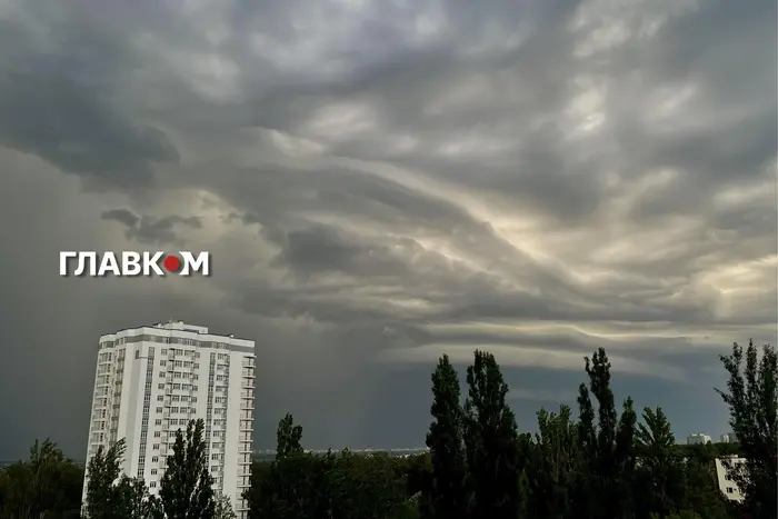 Головна 75 Київ накрила гроза (відео)