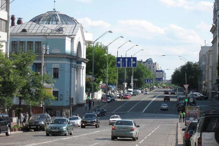 Часткове обмеження руху на вулиці Володимирській до 4 травня (схема)