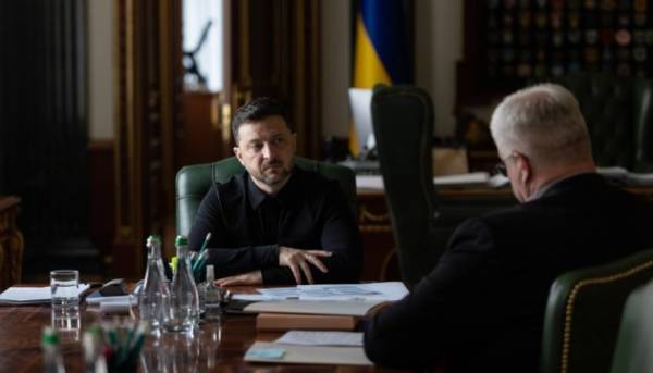 Головна 73 Зеленський наказав дипломатам «відновити» зв’язки України з Угорщиною та Грузією