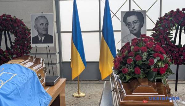 Головна 83 Люксембург передав Україні тіла для перепоховання лідера ОУН Андрія Мельника…
